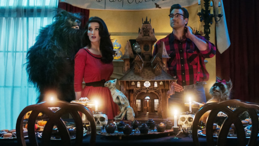 The Curious Creations of Christine McConnell 1. Sezon 2. Bölüm izle